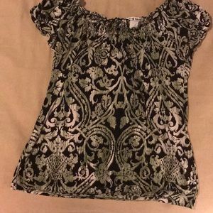 Short-sleeve blouse